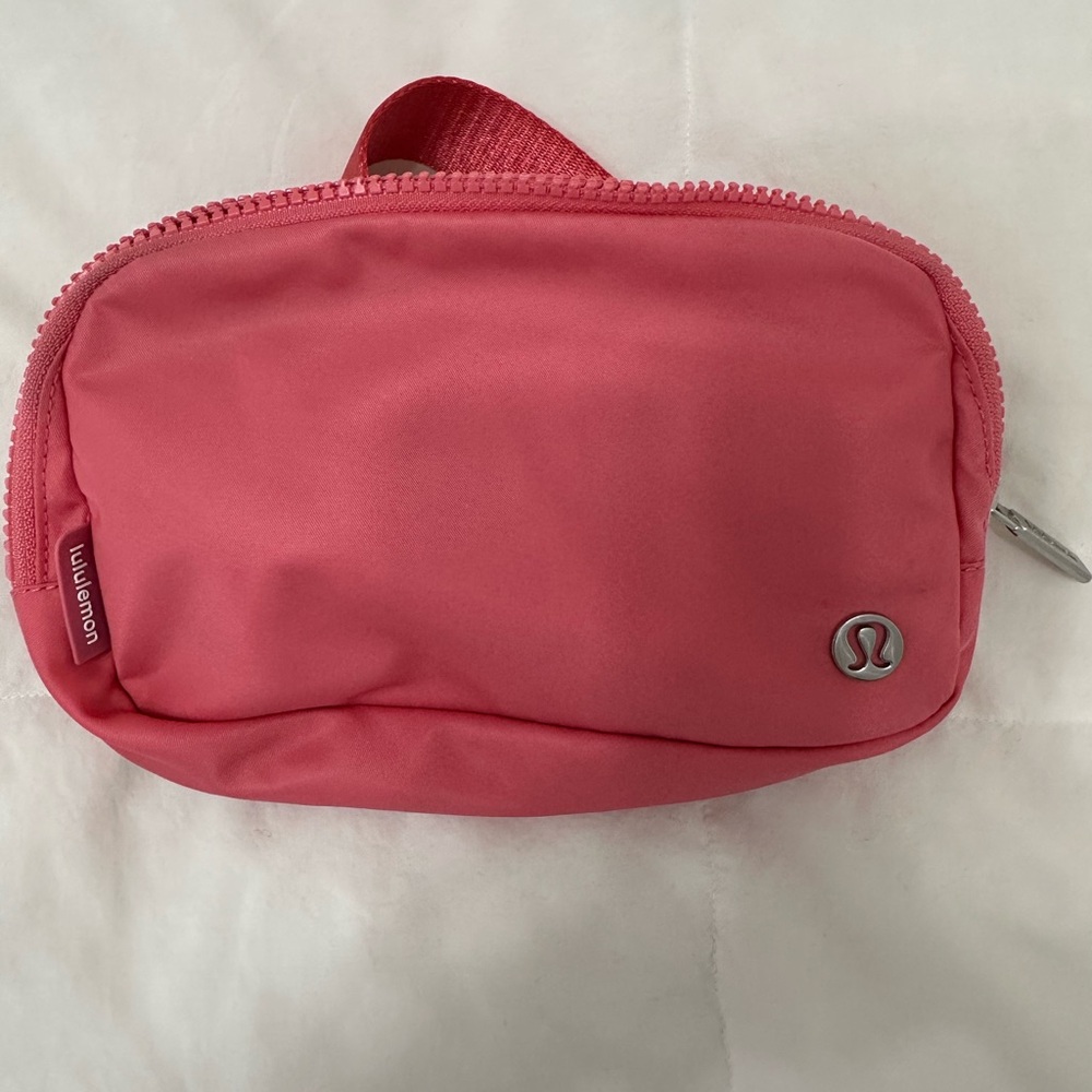 Lululemon Everywhere Belt Bag 1L